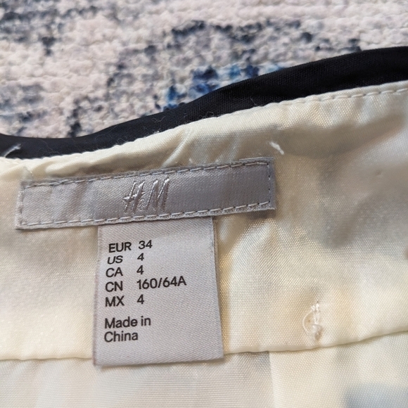 H&M❤ Multicolor Floral sequin Mid skirt size 4 - Picture 7 of 7